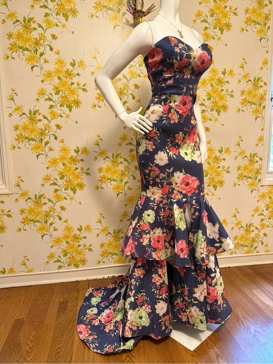Dresses & Skirts - Floral Navy Mermaid Prom Dress with Ruffle Hem size M